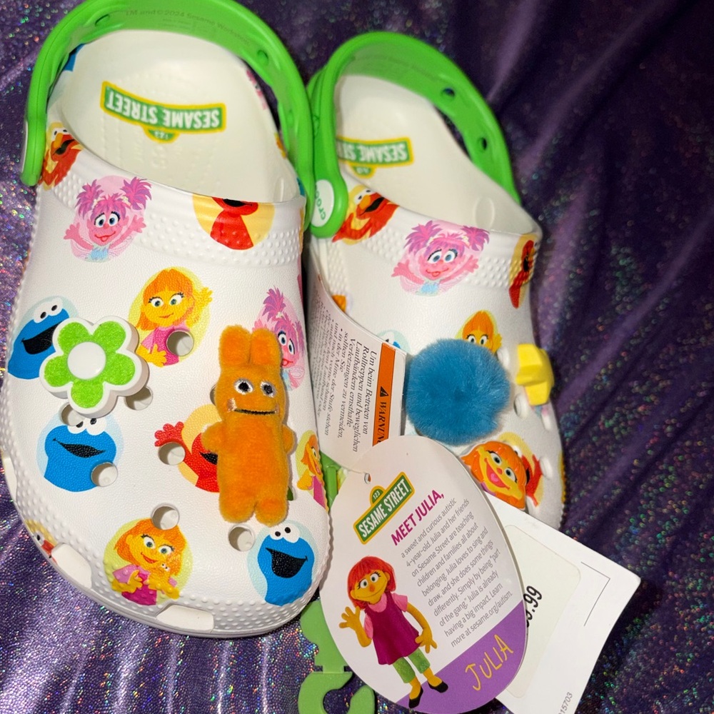 Sesame Street Crocs - Picture 3 of 6